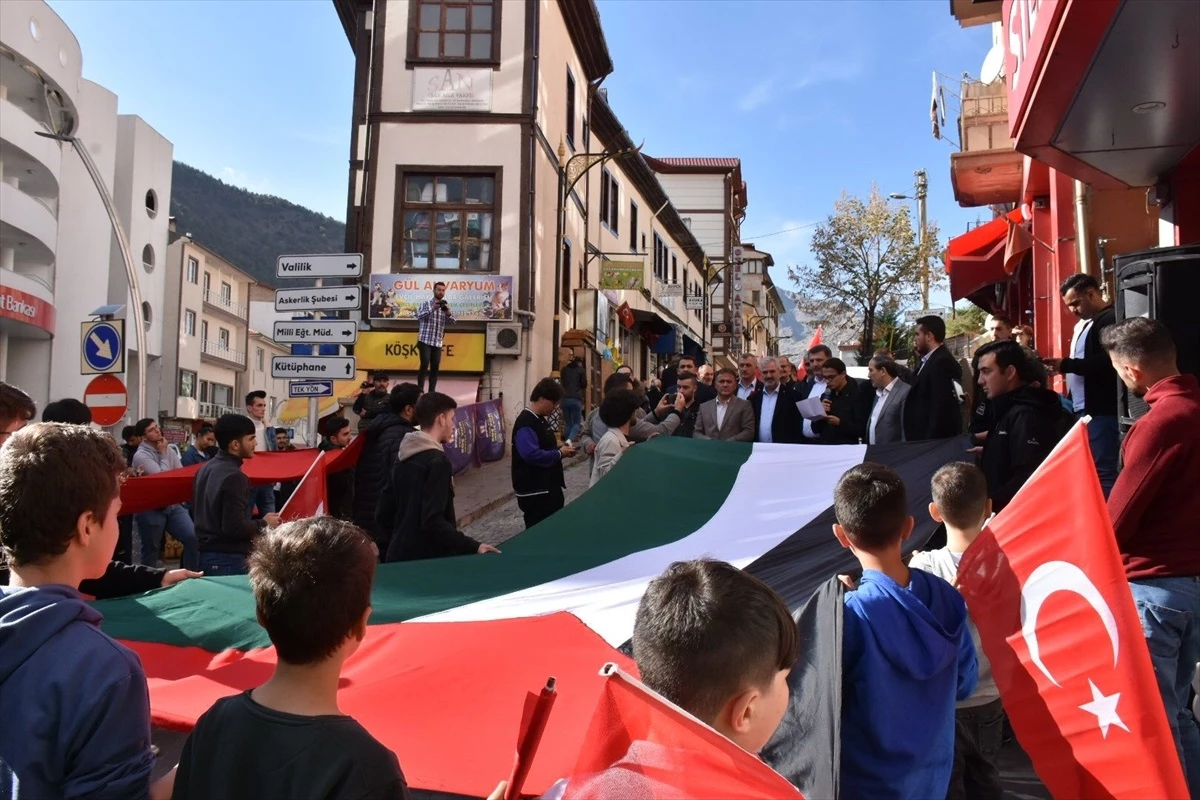 Gümüşhane\'de İsrail\'in Filistin\'e yönelik saldırılarını protesto yürüyüşü düzenlendi