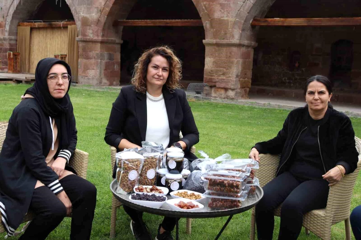 Kayseri\'de Kadın Kooperatifleri Yöresel Ürünleri Tanıtıyor