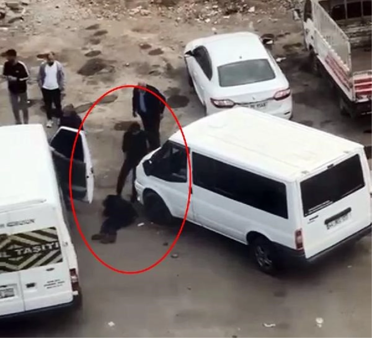 Diyarbakır\'da Husumetli Grup, Hacı B.\'ye Silahlı Saldırıda Bulundu