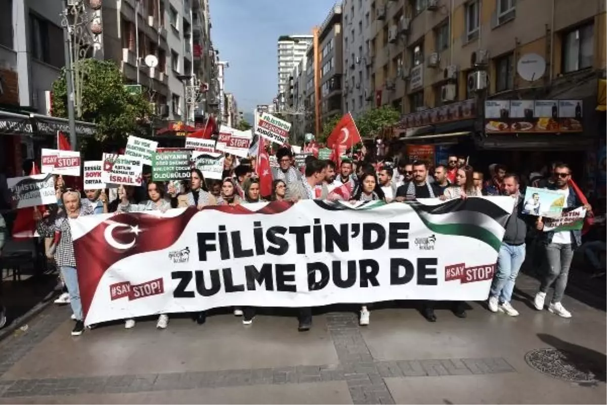 İzmir\'de, AK Parti\'li gençlerden \'Filistin Yürüyüşü\'