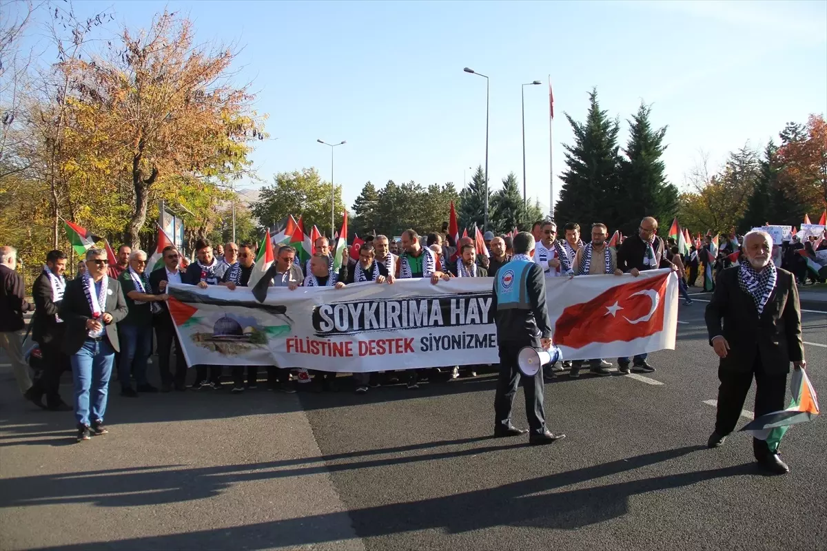 Kayseri\'de sivil toplum kuruluşları İsrail\'i protesto etti