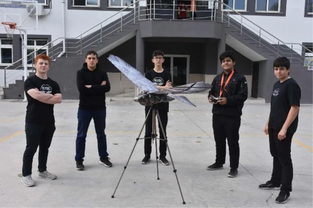 İzmir\'deki Lise Öğrencileri Otonom Robotik Kuş Tasarladı