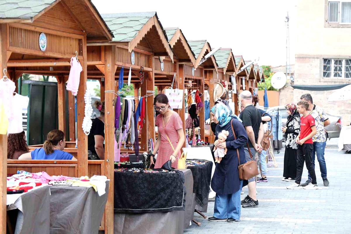 Talas Belediyesi\'nin Maharetli Eller Kadın Üretici Pazarı 5 Kasım\'da açılıyor