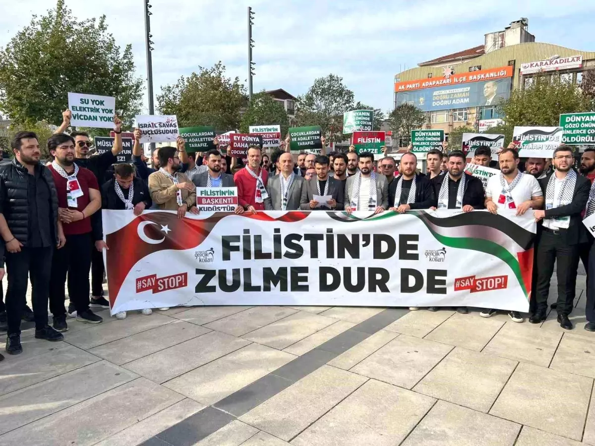 AK Parti Sakarya Gençlik Kolları \'Say Stop\' Yürüyüşü Düzenledi