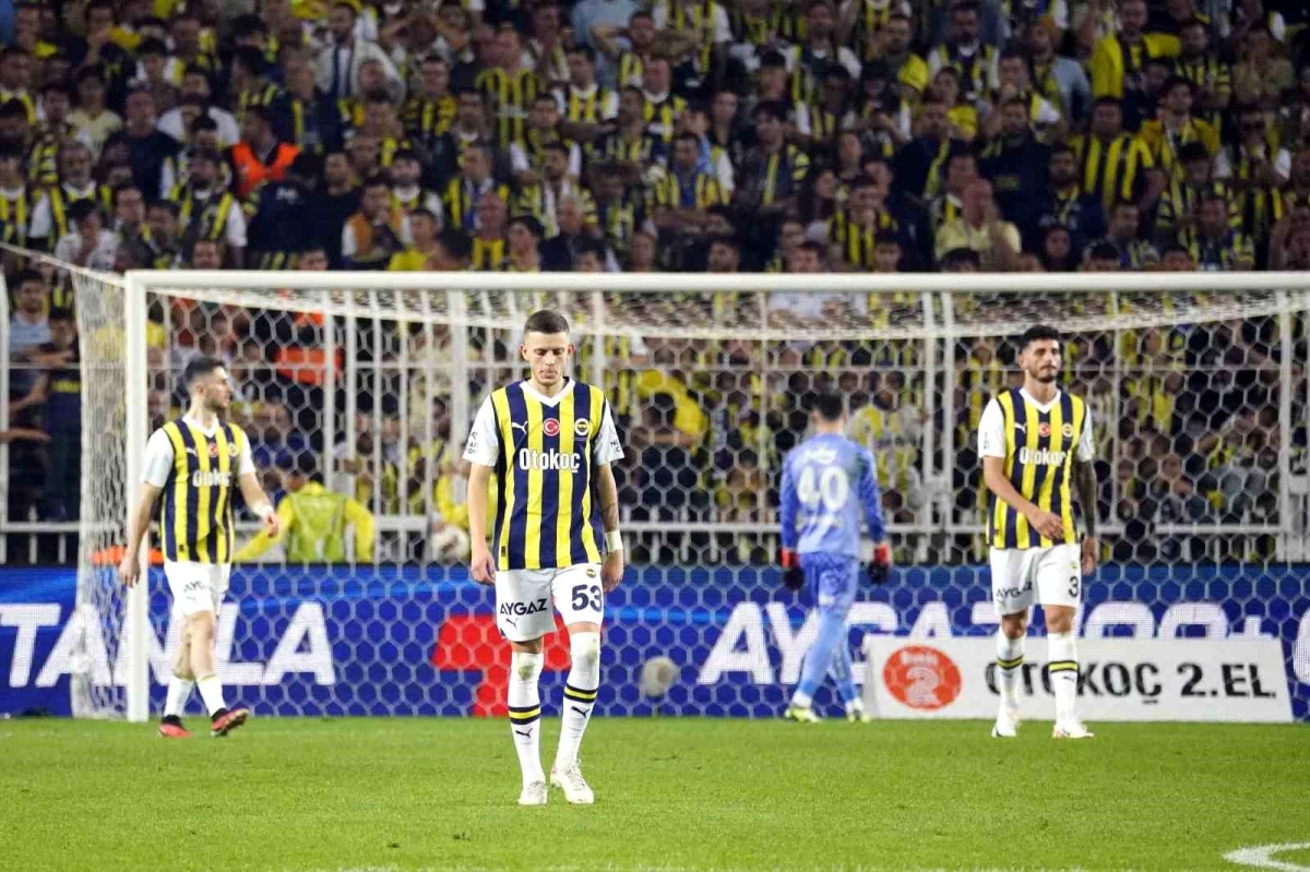 Fenerbahçe-Trabzonspor Maçının Hakem ve Kadroları Açıklandı