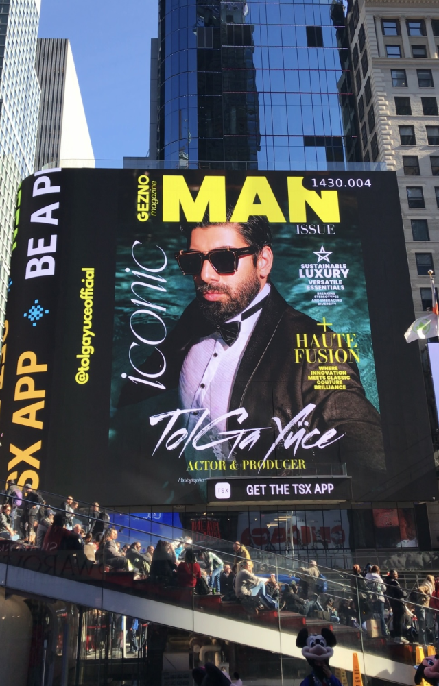Türk Oyuncu Tolga Yüce, New York Times Square'de Göz Kamaştırdı