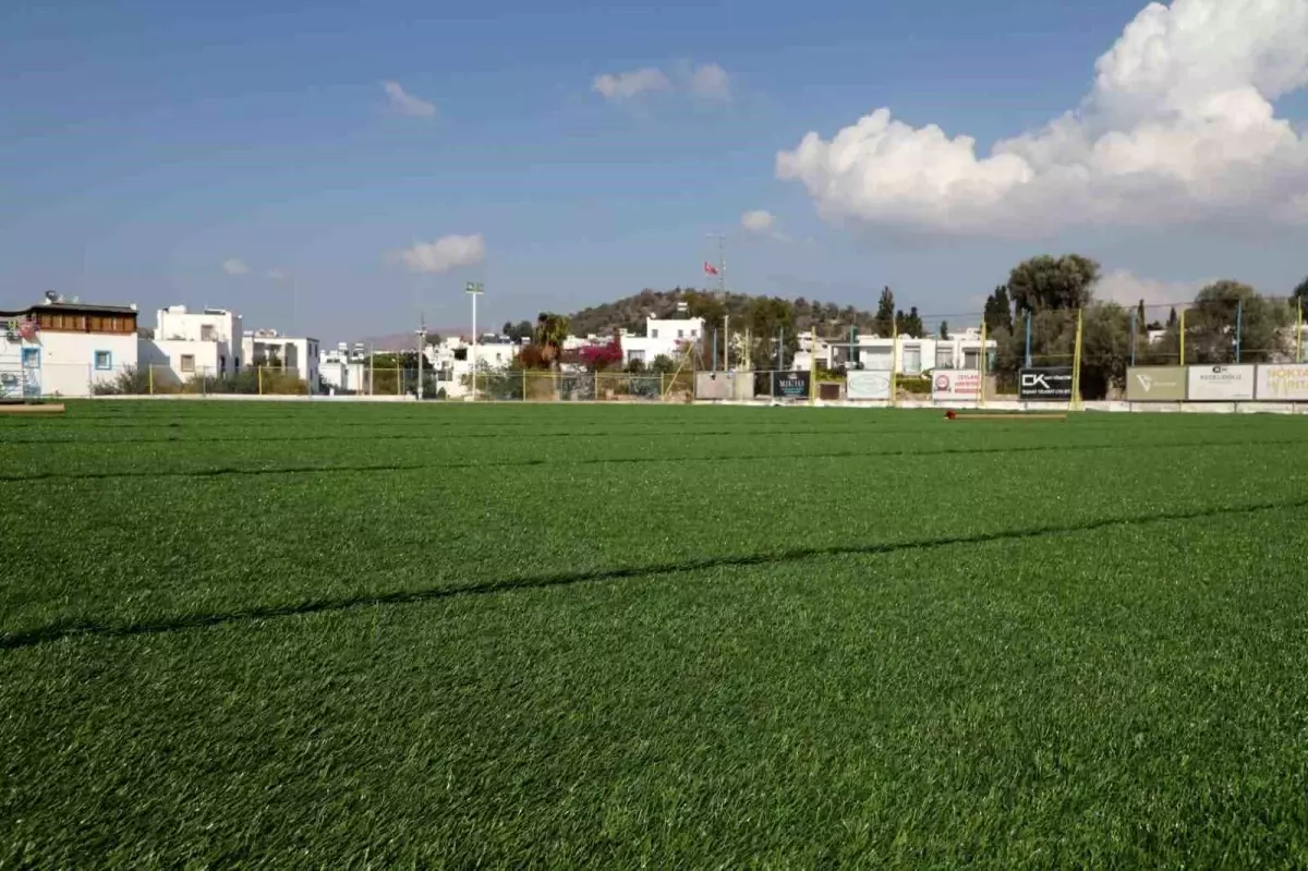 Turgutreis Futbol Sahası Yenileme Çalışmaları Tamamlanıyor