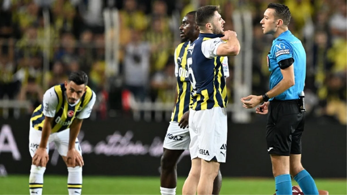 "Hayatımda böylesini görmedim" diyen Ahmet Çakar, Fenerbahçe-Trabzonspor maçının hakemi Zorbay Küçük\'ü yerden yere vurdu