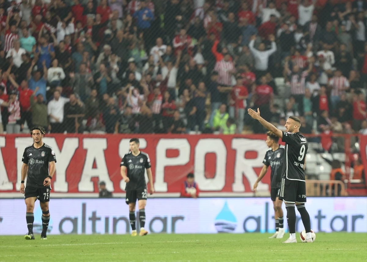 Bitexen Antalyaspor, Beşiktaş\'ı 3-2 yenerek üst üste ikinci galibiyetini aldı