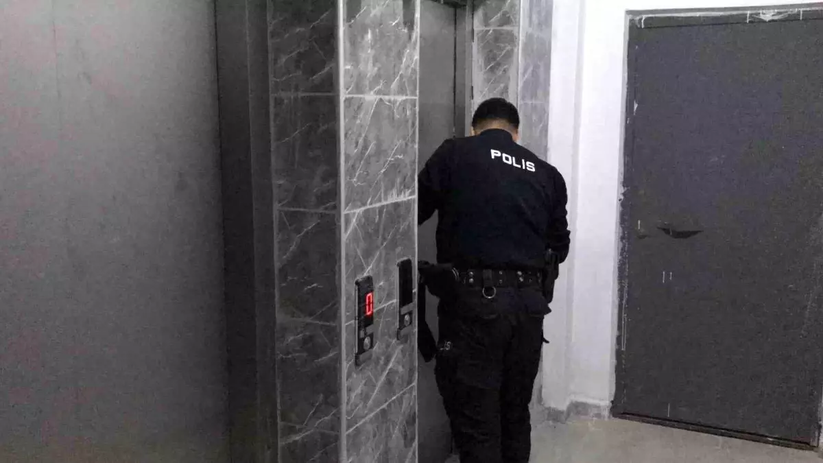 Elazığ\'da asansör kazası: Çocuk yaralandı