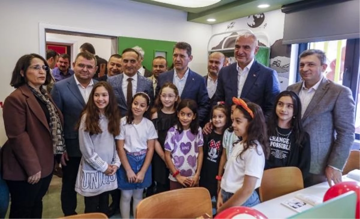 Bakan Ersoy, Antalya\'da Bebek ve Çocuk Kütüphanesi\'nin açılışını gerçekleştirdi