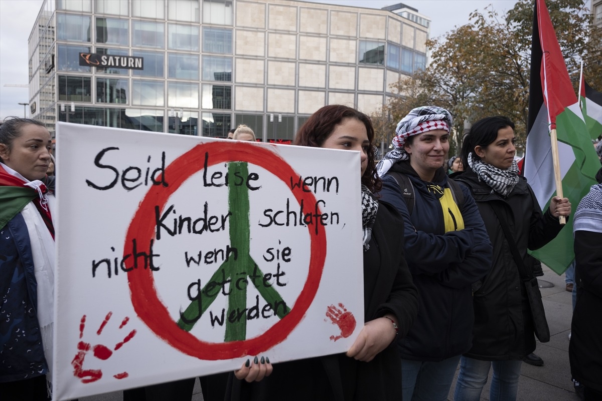 Berlin\'de Filistin\'e Destek Gösterisi Düzenlendi