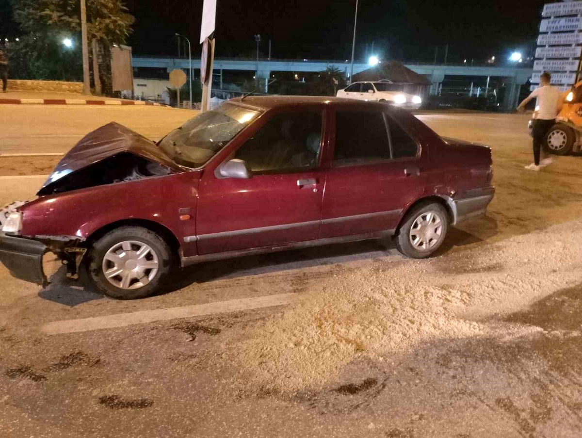 Bilecik\'te Kavşakta Meydana Gelen Trafik Kazasında 4 Kişi Yaralandı