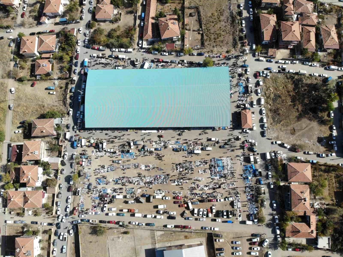 Kırıkkale\'deki Bit Pazarı Dar Gelirli Vatandaşların Umut Kapısı