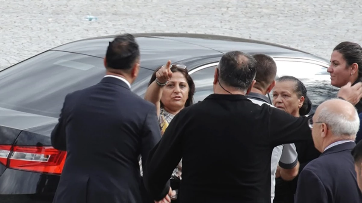 CHP Genel Başkanı Özgür Özel, protesto edildi