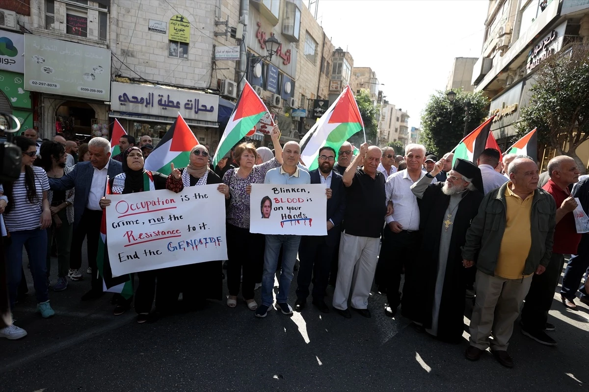 Filistinliler, ABD Dışişleri Bakanı Blinken\'ın Ramallah ziyaretine karşı gösteri düzenledi