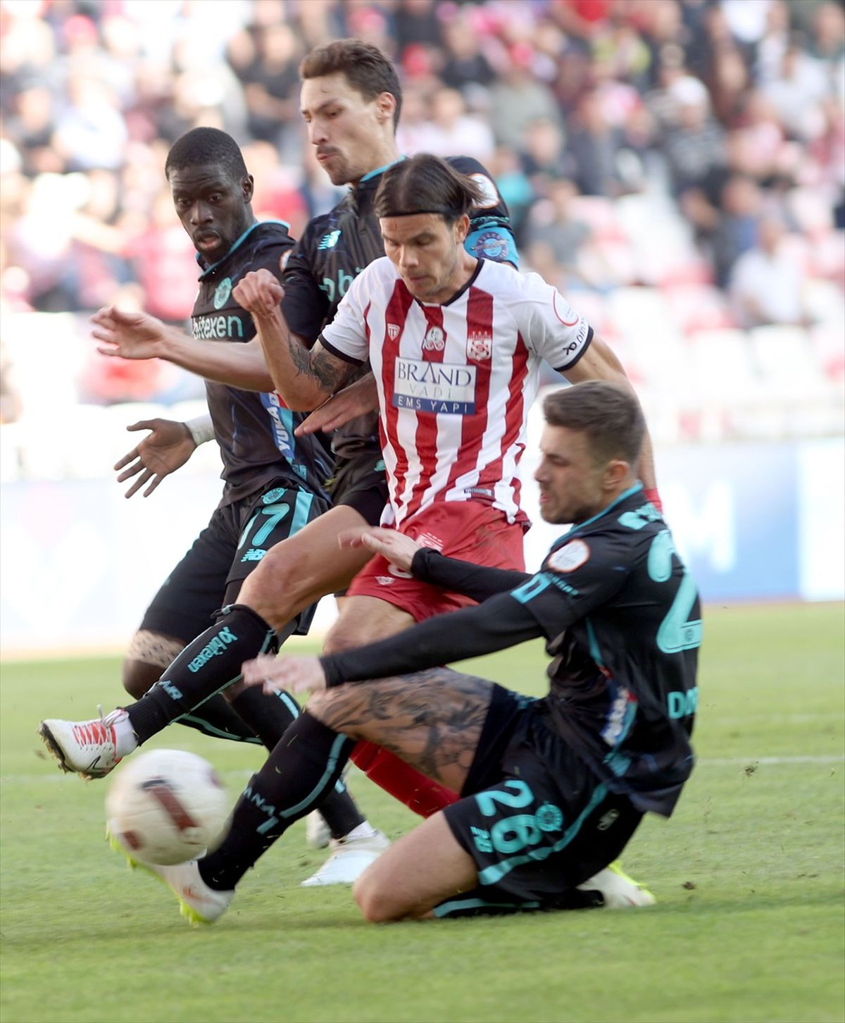 EMS Yapı Sivasspor-Yukatel Adana Demirspor Maçı 1-1 Berabere Sonuçlandı