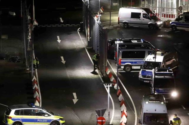 Almanya'da havalimanında etrafa ateş açıp evladını rehin alan şahıs Türk çıktı
