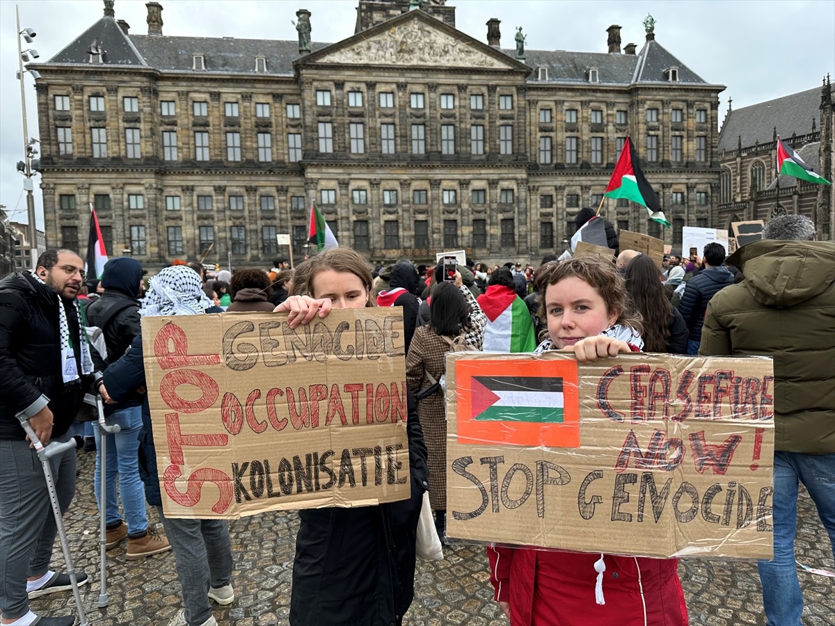 Amsterdam\'da Filistin\'e Destek Gösterisi