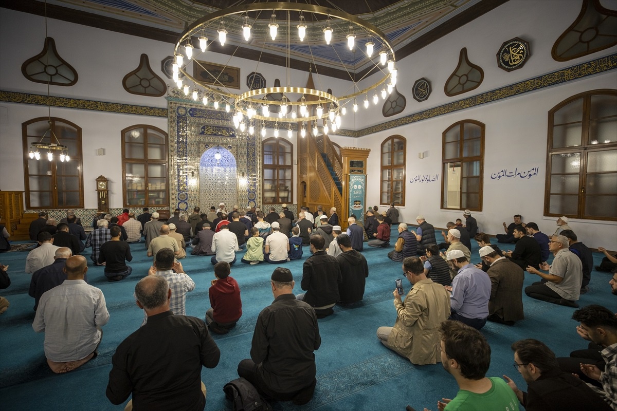 Karabük, Zonguldak, Düzce ve Sakarya\'da Gazze için camilerde dua edildi
