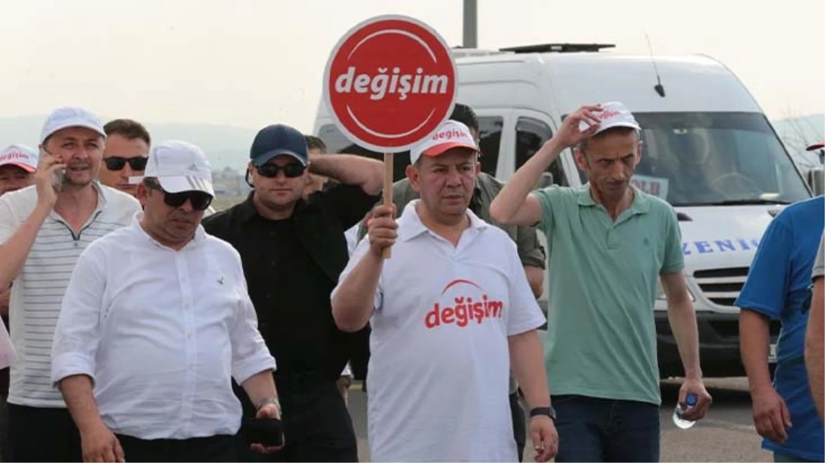 Kılıçdaroğlu\'nun gitmesi için 203 kilometre yürüyen Tanju Özcan\'dan Özgür Özel\'e tebrik
