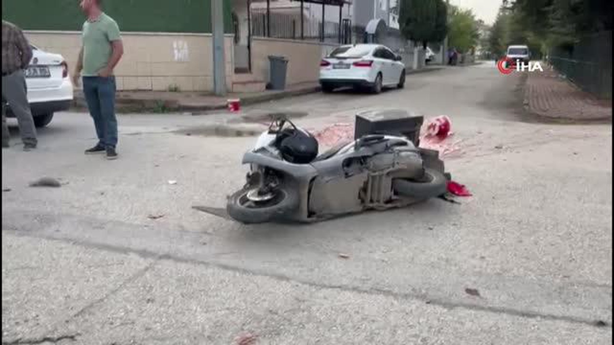 İnegöl\'de otomobil ile motosiklet çarpıştı: Motosiklet sürücüsü yaralandı