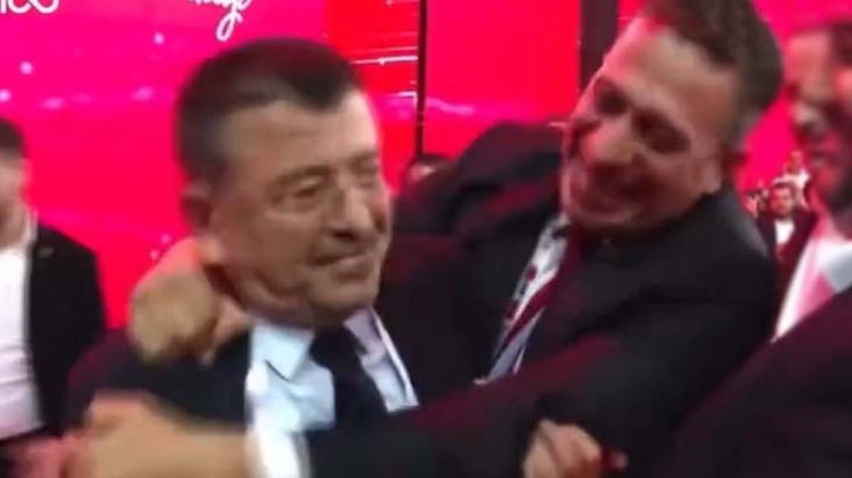 Özgür Özel\'in zaferi, CHP\'li Başarır\'ı havalara uçurdu