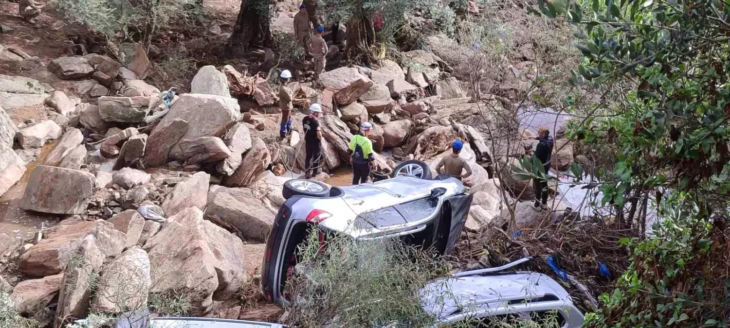 Aydın\'da sel felaketi: Kayıp kişilerin arama çalışmaları devam ediyor