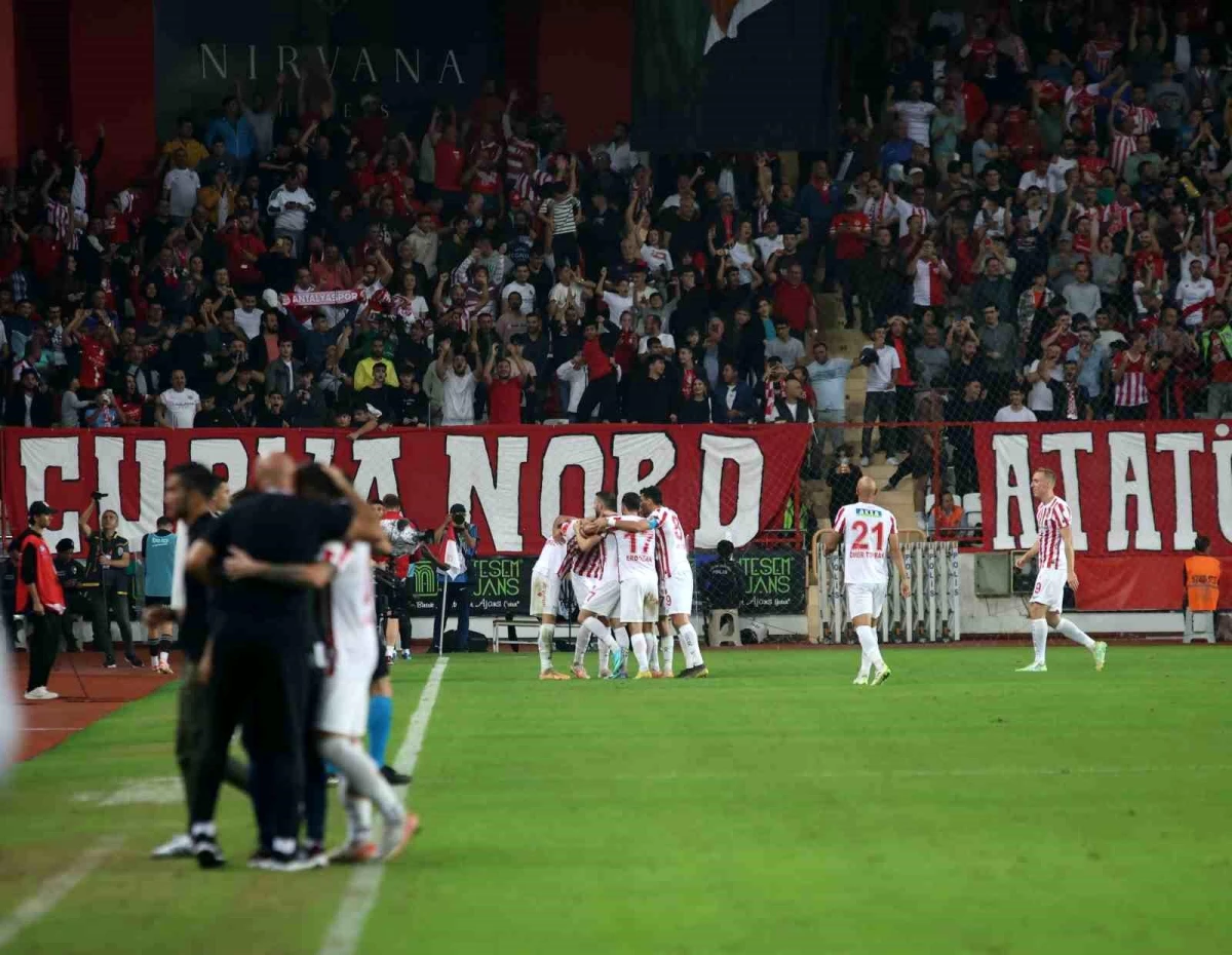 Antalyaspor, Beşiktaş\'ı 3-2 Mağlup Etti