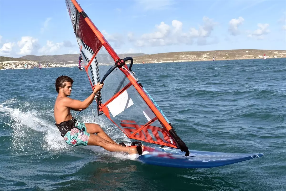 Çeşme\'de Yelken Ligi Funboard Slalom ve Wingfoil Şampiyonası Sonuçlandı