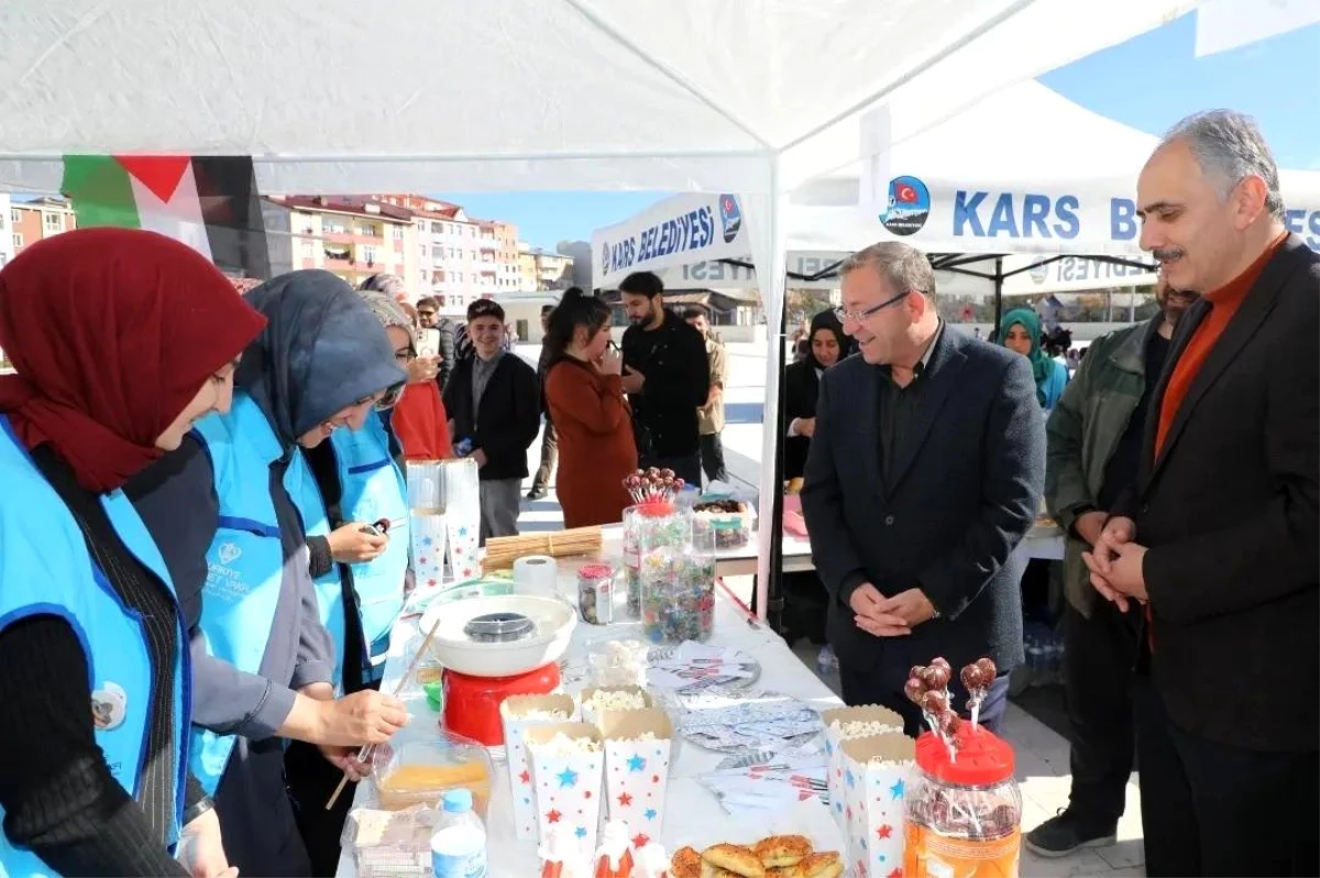 Kars Valisi Ziya Polat, Hayır Çarşısı\'nı Ziyaret Etti