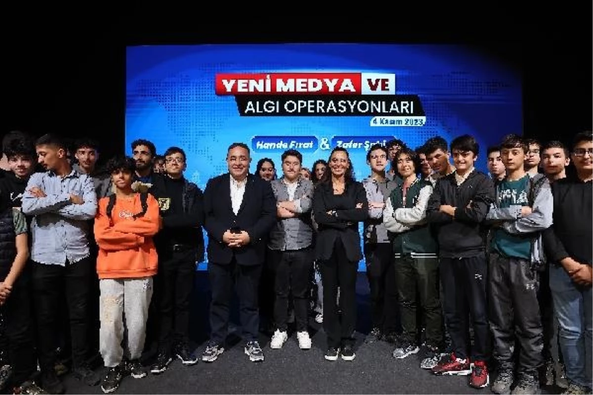 Başakşehir Belediyesi Yeni Medya Söyleşileri\'ne Gazeteciler Hande Fırat ve Zafer Şahin Konuk Oldu