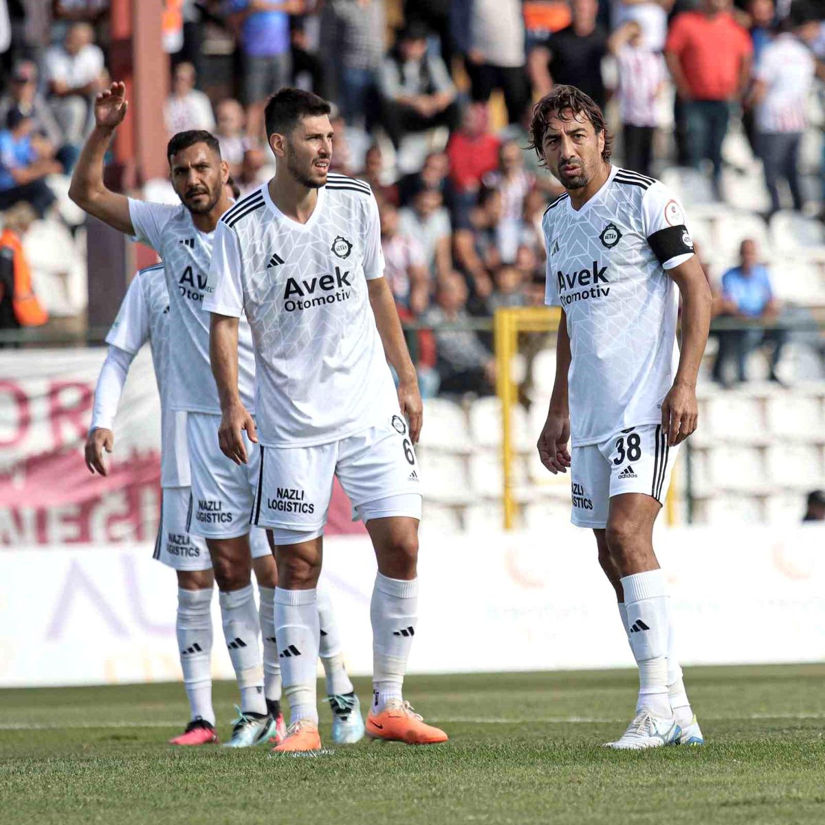 Altay, Trendyol 1. Lig\'de son sırada yer alıyor