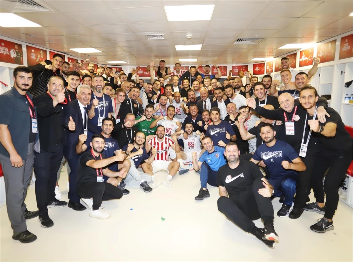 Antalyaspor, 10 yıl sonra Beşiktaş\'ı iç sahada yendi