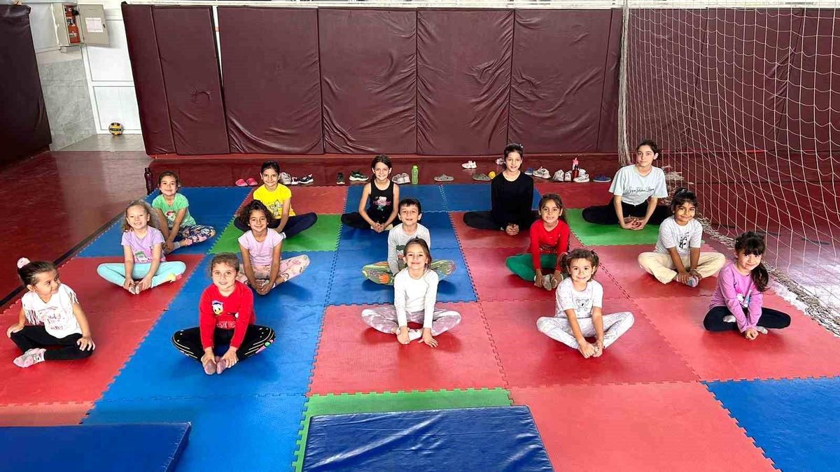Aydın\'da Spor Eğitimleriyle Çocuklar Hem Sporu Seviyor Hem de Güne Zinde Başlıyor