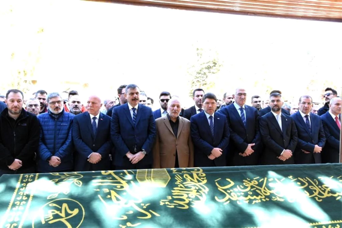 Adalet Bakanı Yılmaz Tunç, Ali İhsan Eminoğlu\'nun cenaze namazına katıldı