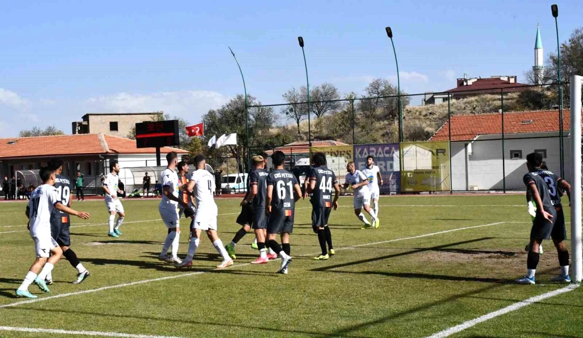 Hacılar Erciyesspor, Murat 2020 Gençspor\'u 2-0 mağlup etti
