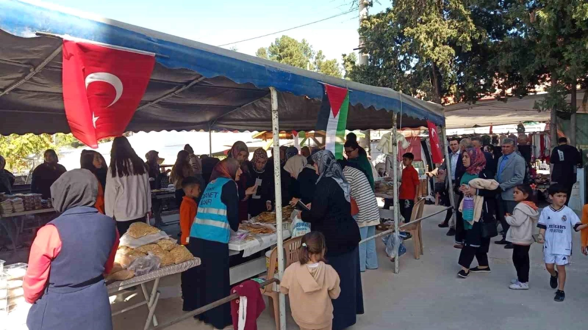 Burdur\'da Filistin\'e Destek Amacıyla Hayır Çarşısı Kuruldu