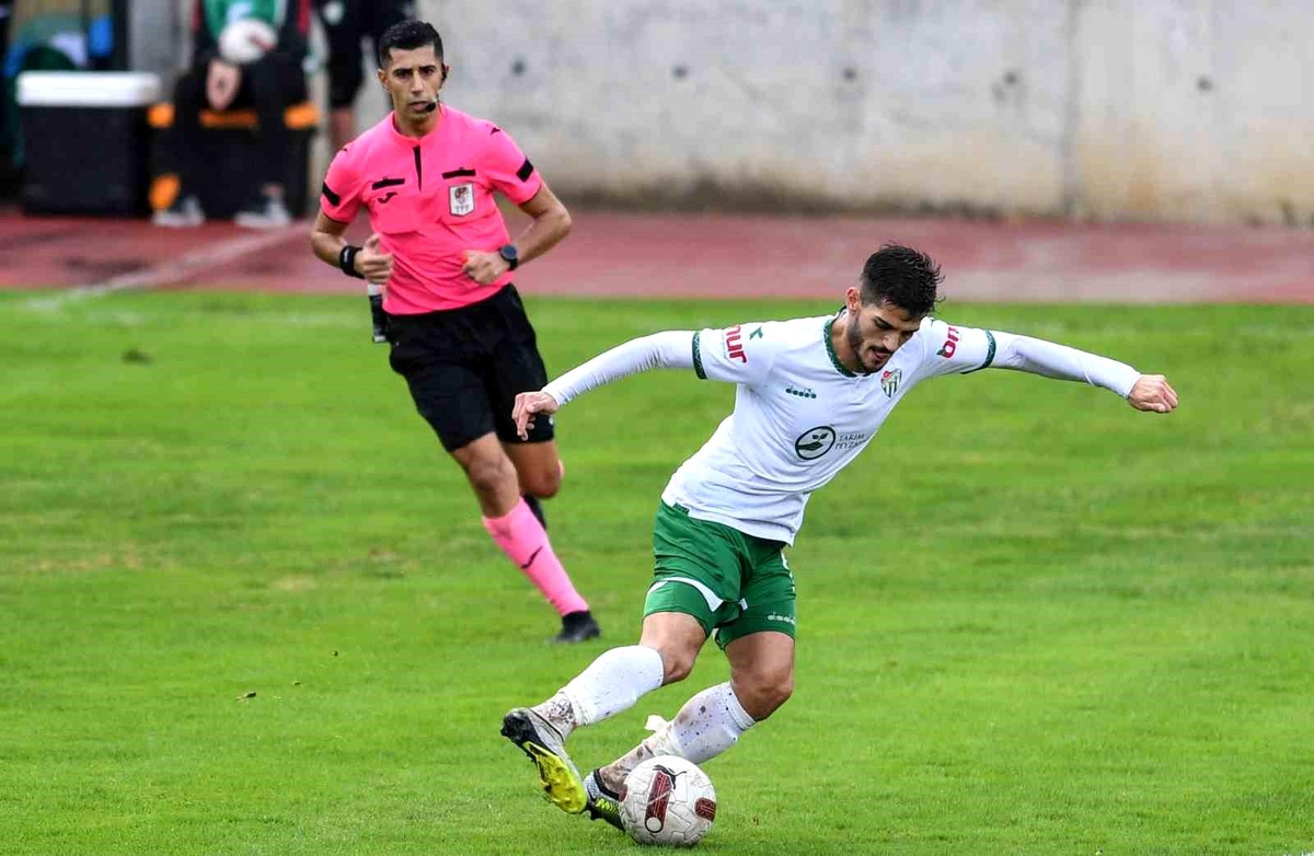 Bursaspor Kulübü Hakem Hatalarını Protesto Ediyor
