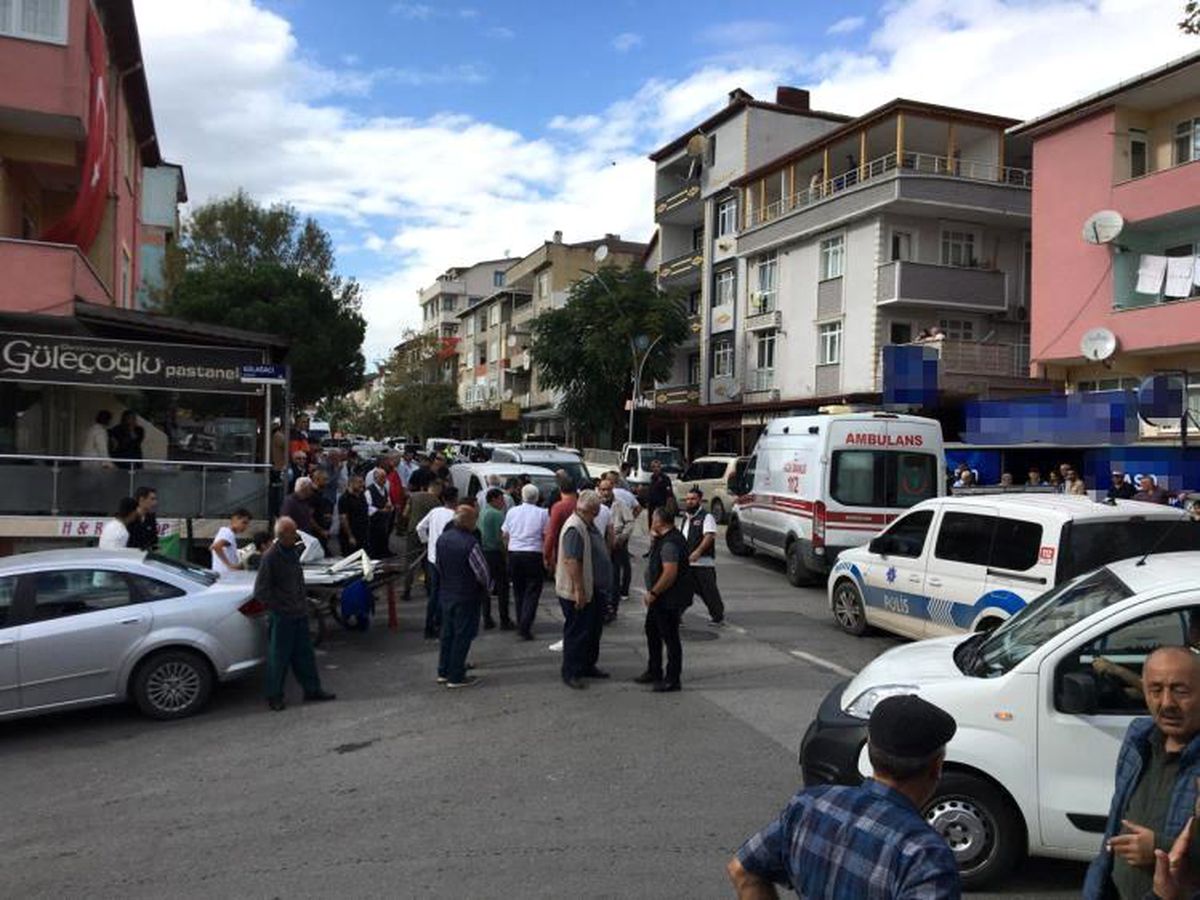 Körfez\'de çıkan kavgada 3 kişi bıçaklandı