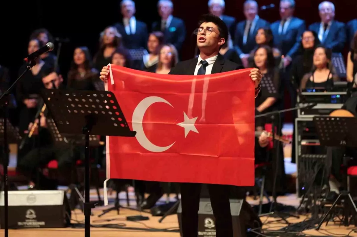 Denizli Büyükşehir Belediye Konservatuarı Türk Halk Müziği Topluluğu\'ndan Unutulmaz Konser