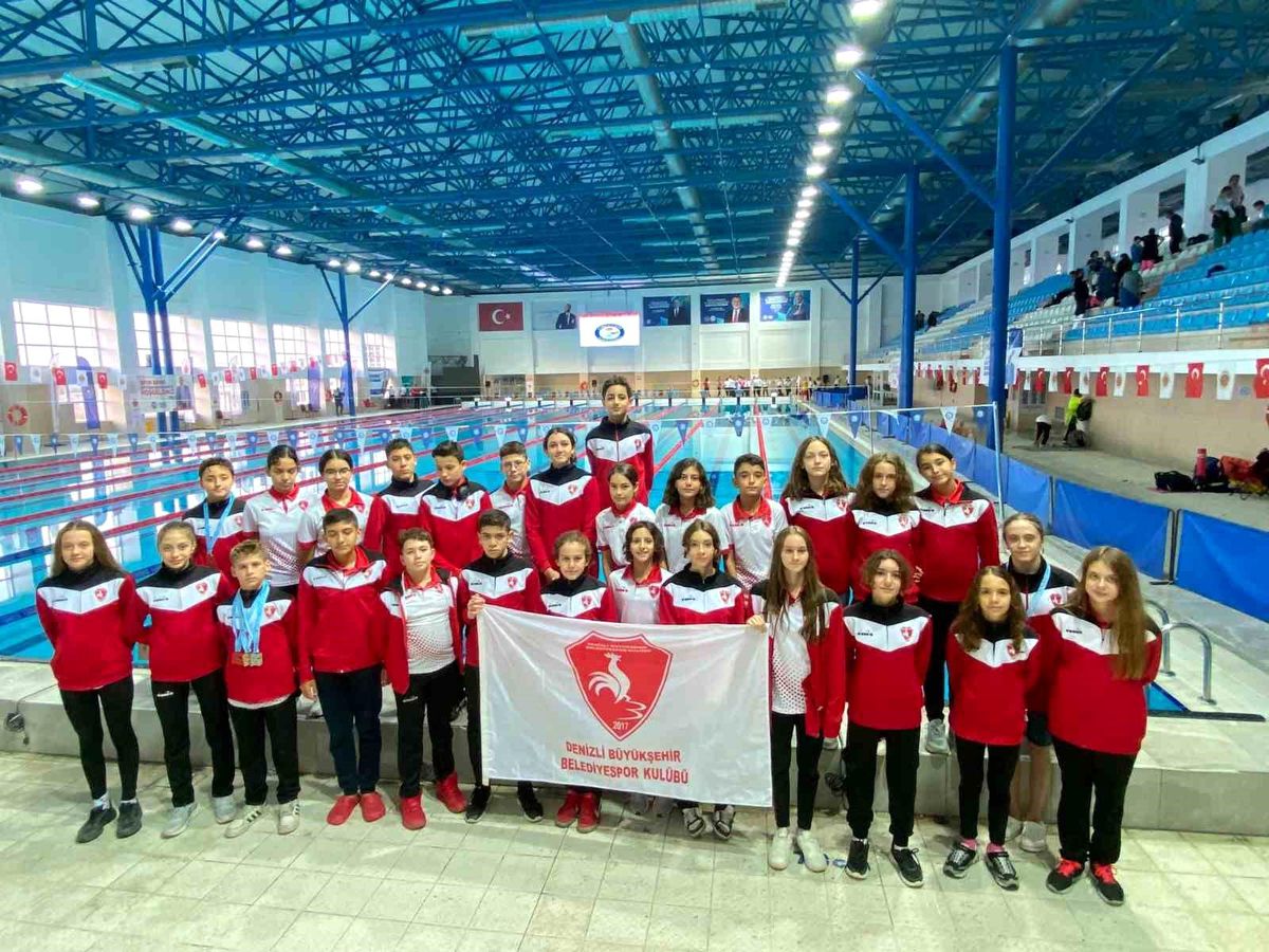 Denizli Büyükşehir Belediyesporlu Yüzücüler Altın Madalyalar Kazandı