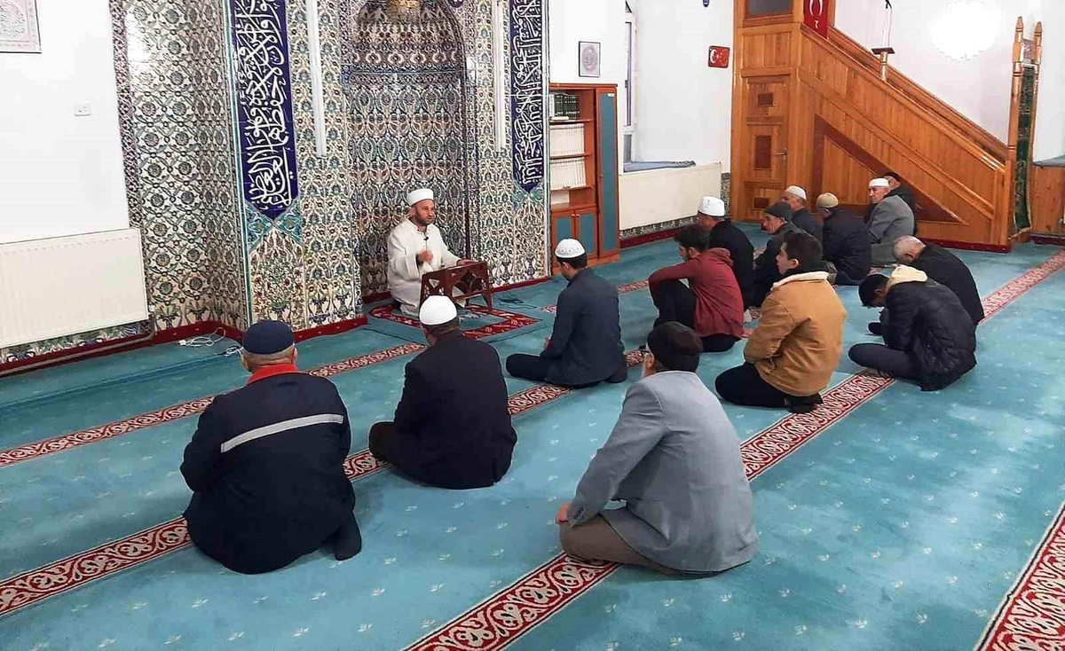 Dumlupınar\'da "Hayat Sabah Namazıyla Başlar" sloganlı program