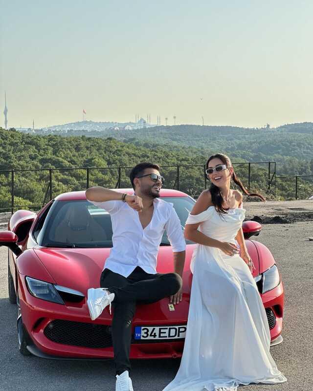 Engin ve Dilan Polat çiftinin el konulan otomobilleri otoparka çekildi