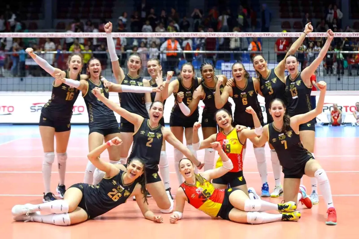 Göztepe Voleybol, Aras Kargo\'yu 3-0 mağlup ederek 2. galibiyetini aldı