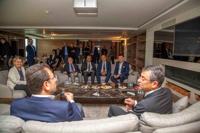 İmamoğlu, Özel'i ziyaret etti İmamoğlu, Özel'i ziyaret etti