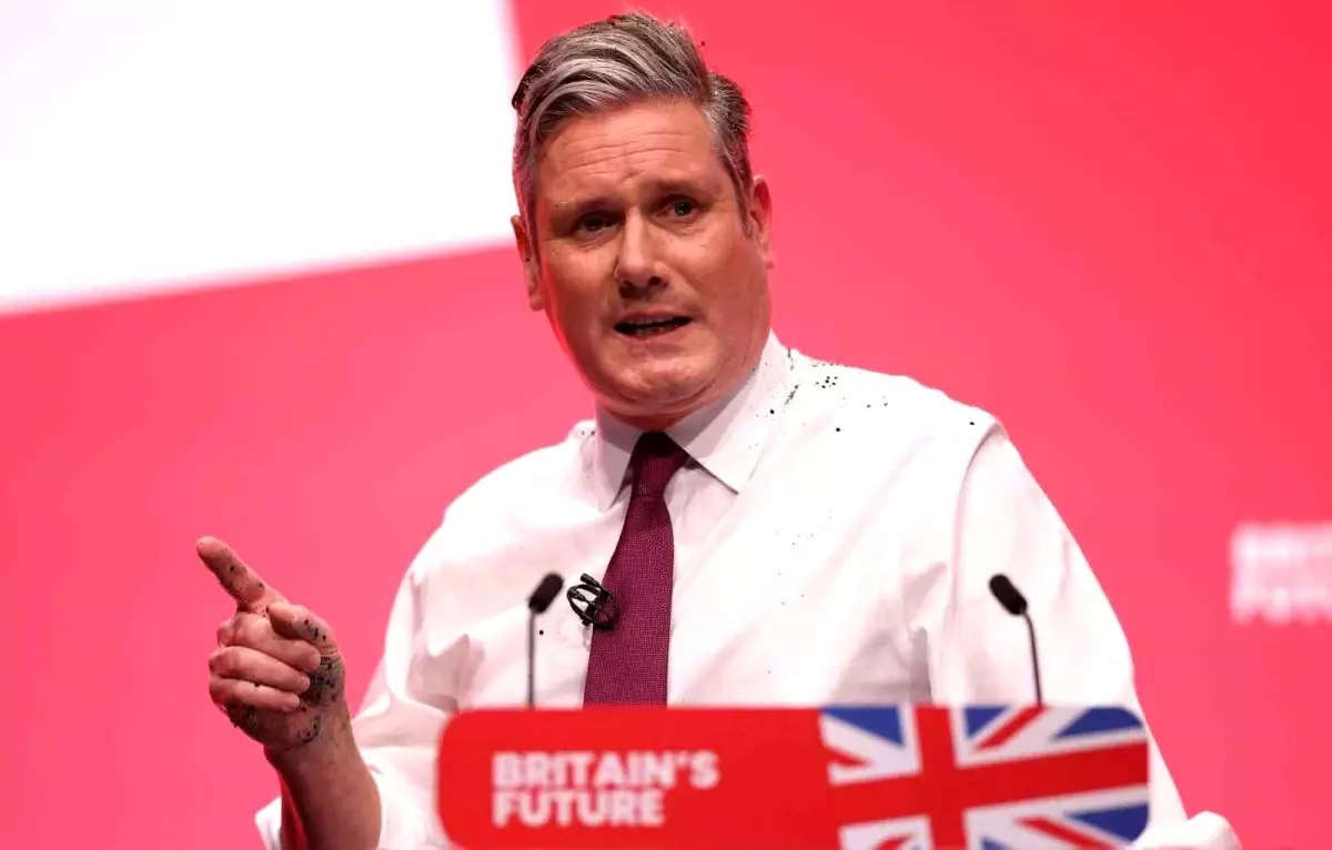 İşçi Partisi\'nden 11 üye, liderin Gazze ateşkes çağrısını reddetmesi nedeniyle ayrıldı