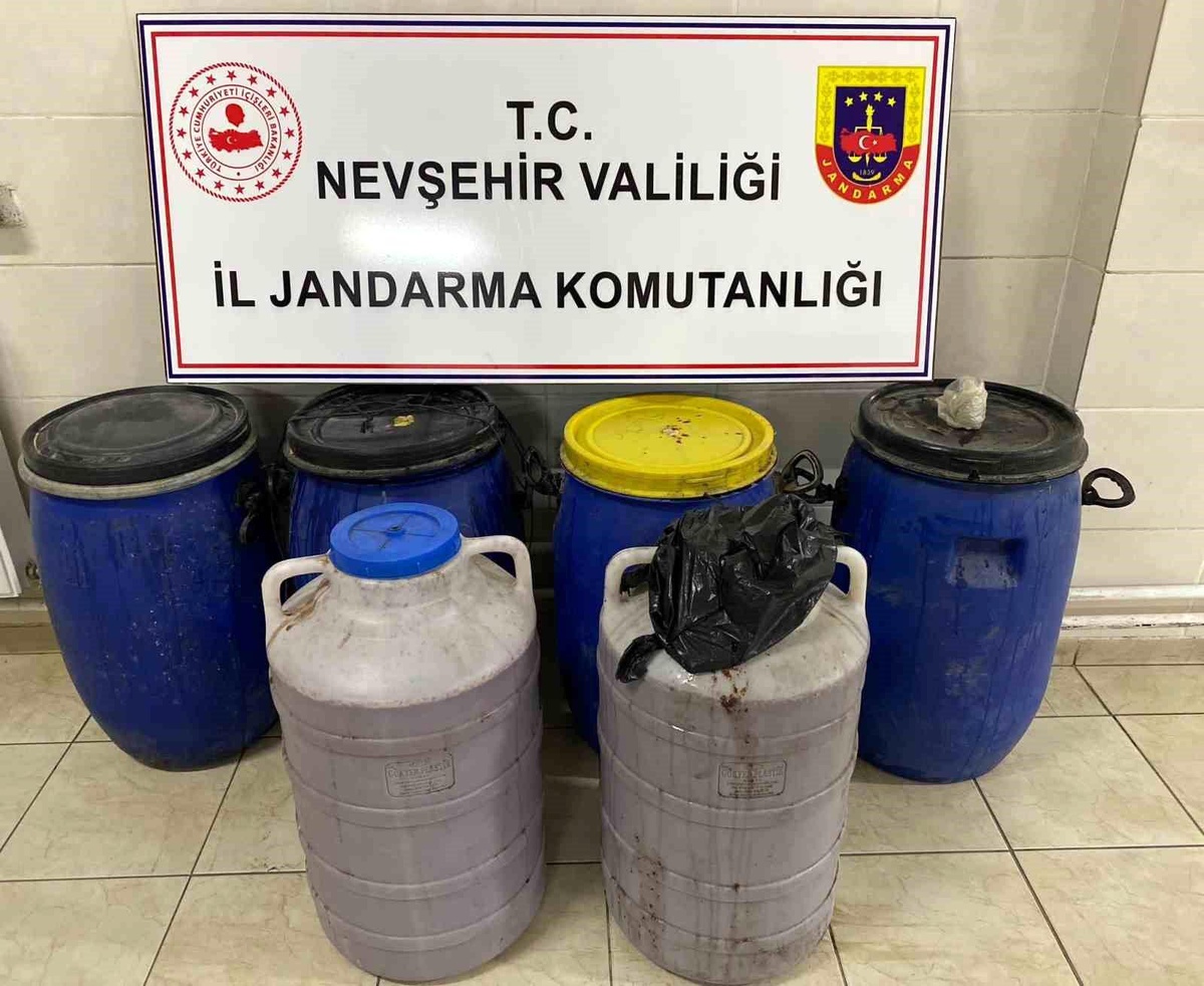 Nevşehir\'de 400 Litre Kaçak İçki Ele Geçirildi