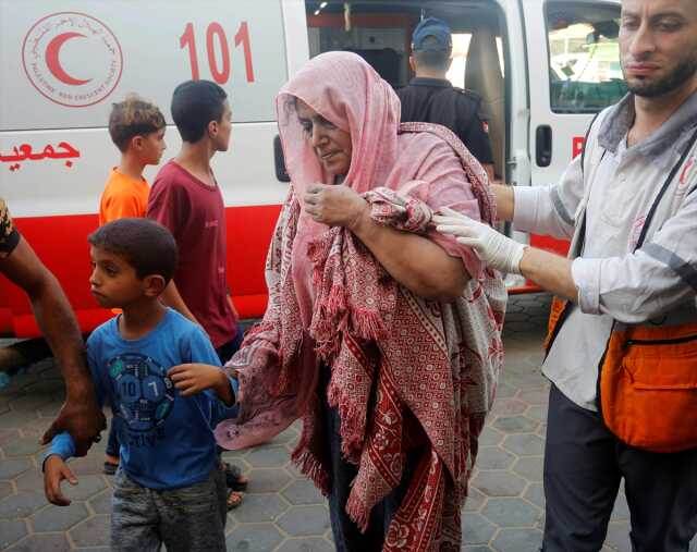 İsrail, Gazze'yi 24 Saatte 450 Kez Vurdu İsrail, Gazze'yi 24 Saatte 450 Kez Vurdu