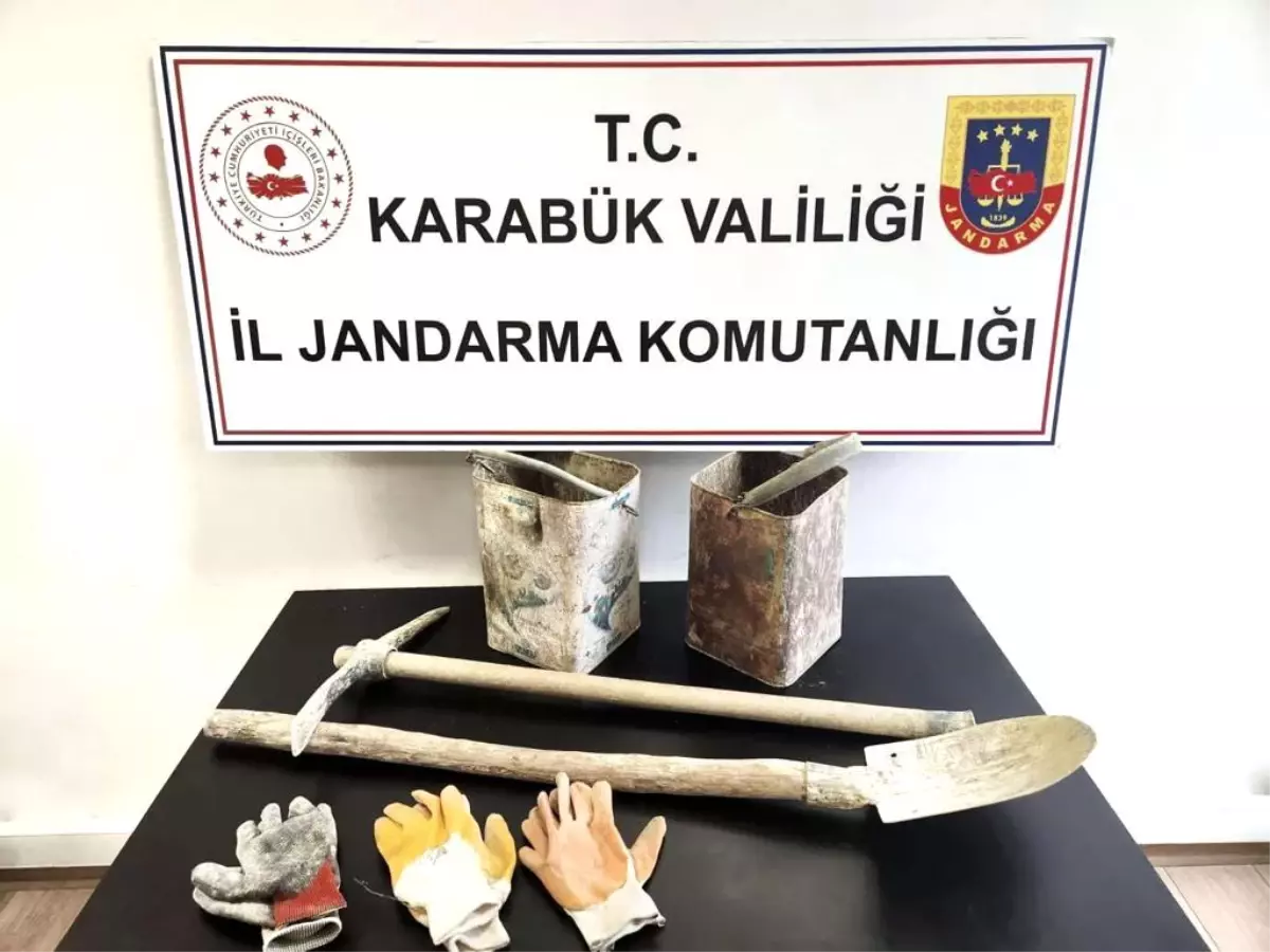 Karabük\'te Kaçak Kazı Yapan 4 Kişi Suçüstü Yakalandı